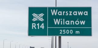 Drogowskaz na moście R14 w Warszawie